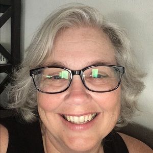 Meet your Posher, Carole